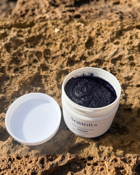 BRIGHTENING NILA SOAP – lifestyle