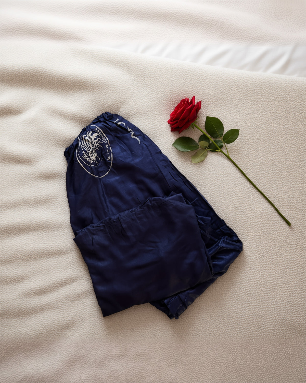 Nila Bridal Brightening Pyjama – lifestyle